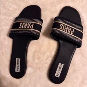 Steve Madden Navy and Cream Slide Sandals